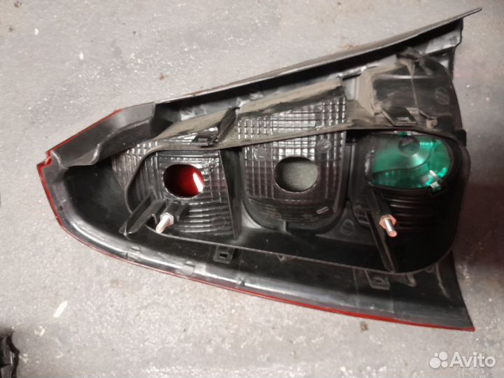 Задний задний правый Логан