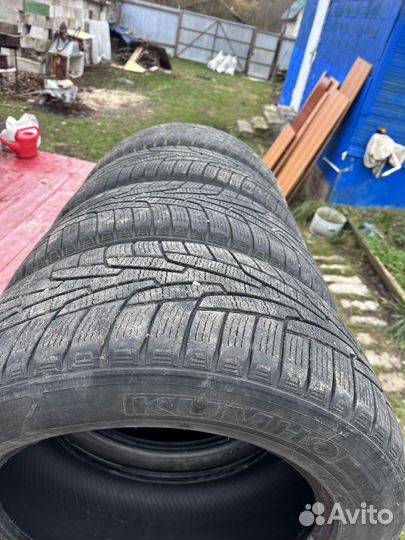 Kumho I'Zen Stud Snow KW11 255/55 R18 109R