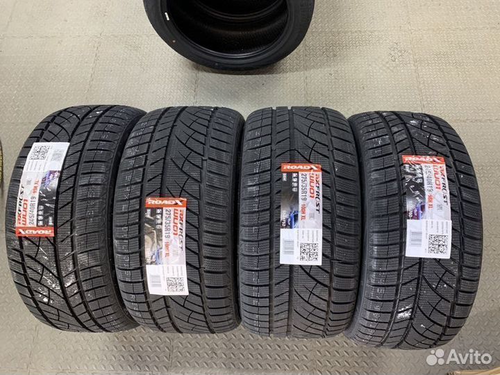 RoadX RX Frost WU01 245/40 R19 и 275/35 R19 98H