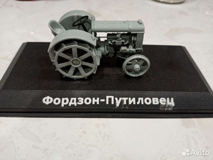 Модель трактора