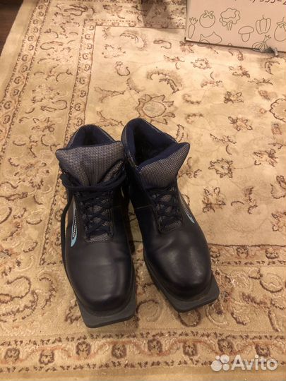 Лыжные ботинки