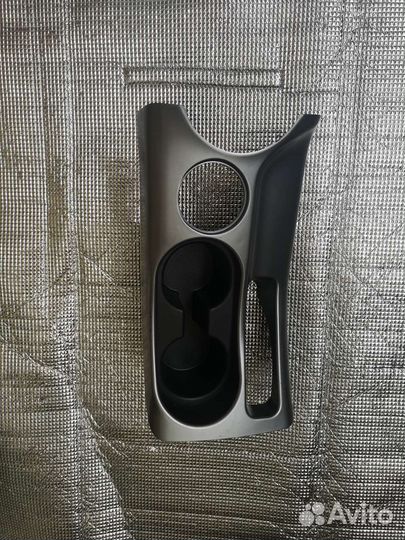 Запчасти центральная консоль mitsubishioutlanderxl