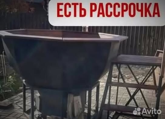 Банный чан с ветрозащитой с отделкой из лиственницы