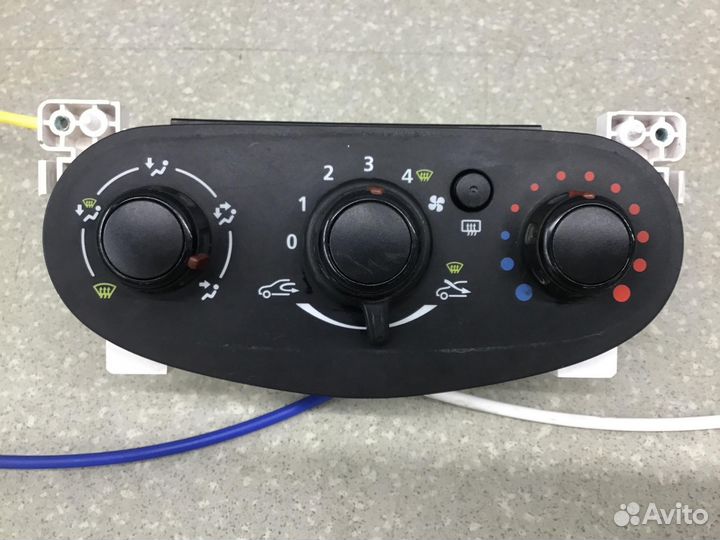 Блок управления климатической установкой Renault L