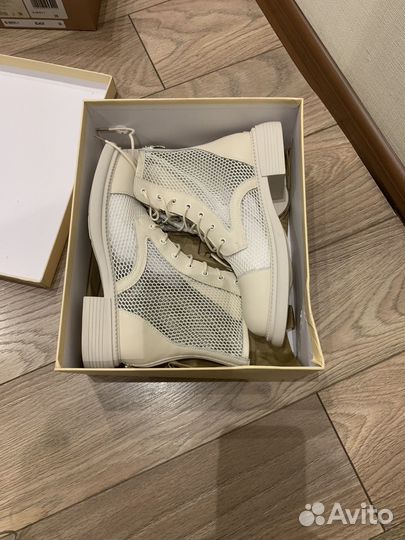 Ботинки летние женские, кожаные р.40 бежевый