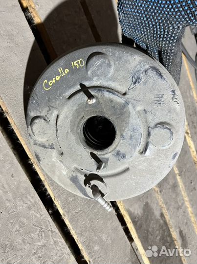 Ваккумник уселитель тормозов Toyota Corolla 150