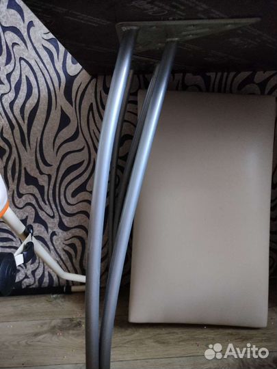 Кухонный стол