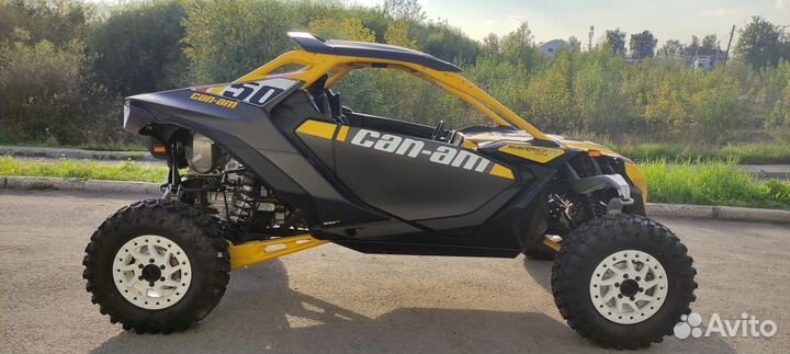 BRP CAN-am Maverick R X rs with Smart-Shox