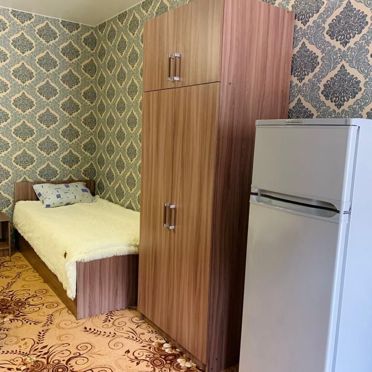 Комната 18 м² в 5-к., 1/1 эт.