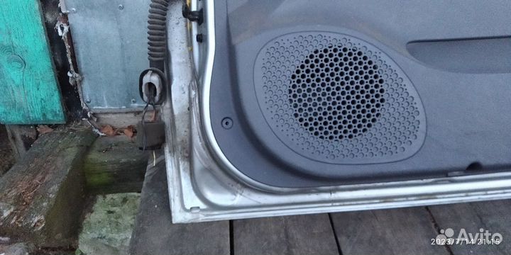 Дверь передняя правая хенде акцент