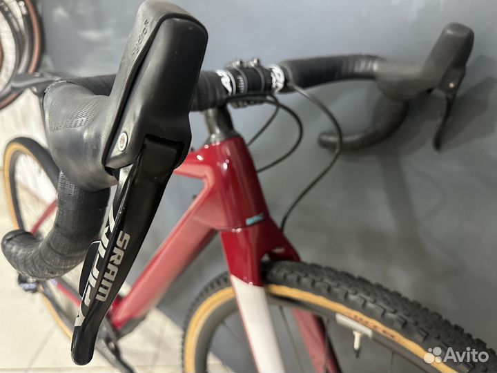 BMC URS four Red/Sand 2020