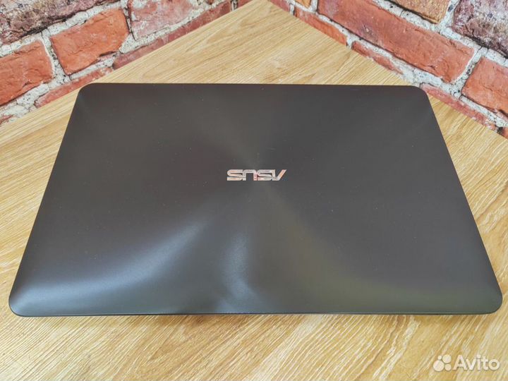 Игровой ноутбук Asus с i7 и 2 видеокартами Обмен