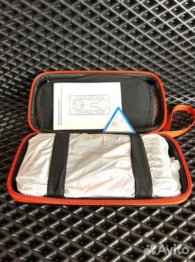 Автомобильное пусковое портативное устройство бустер gkfly 18000mAh 1200A (190)