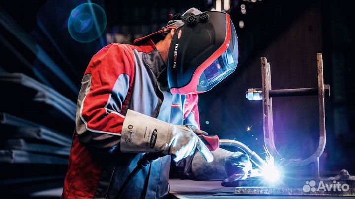 Электрогазосварщик на стройку