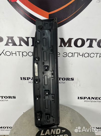 Молдинг двери задней правой Jaguar F-Pace X761