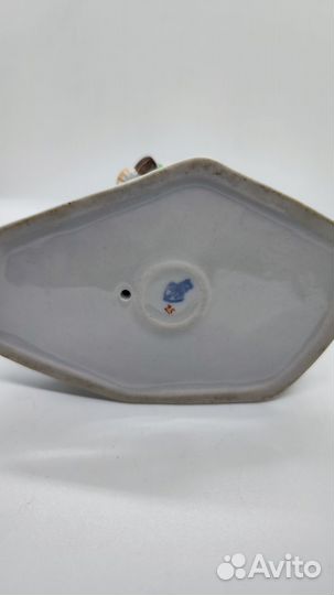 Статуэтка Мальчик с корзиной дров