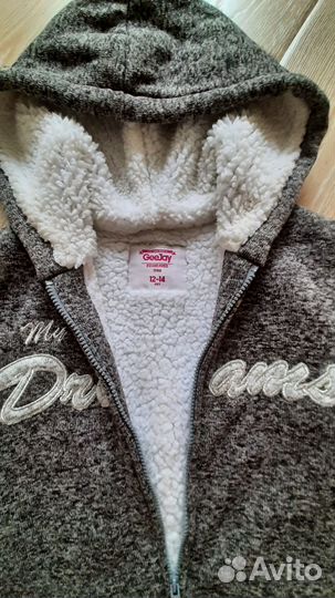 Теплая кофта с капюшоном