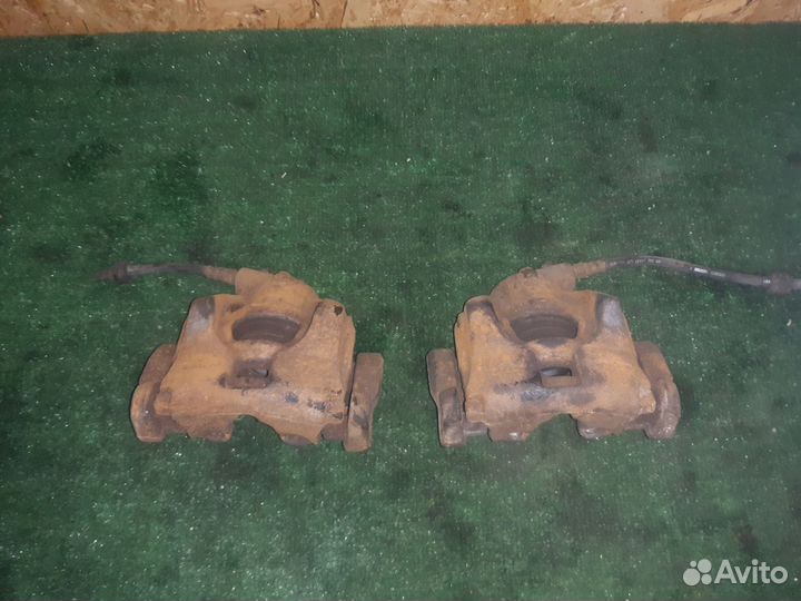 Volvo S80 2007 суппорт передний 8603753 8603754