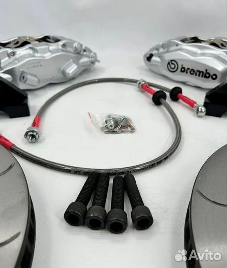 Усиленные тормоза Brembo на Infiniti, Nissan