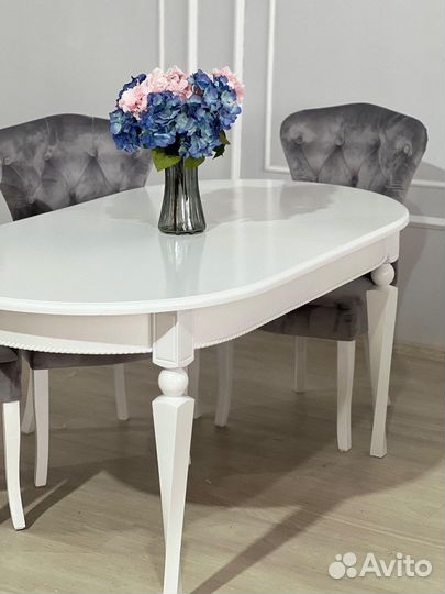 Стол кухонный