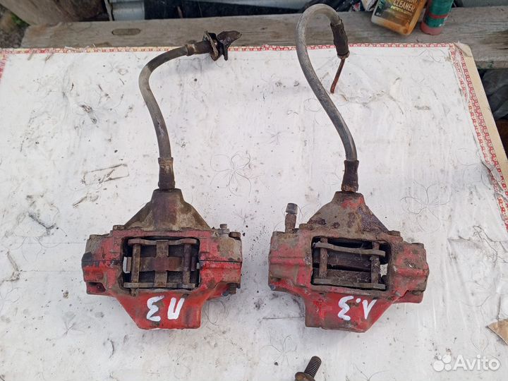 Mercedes w 124,заднии суппорта