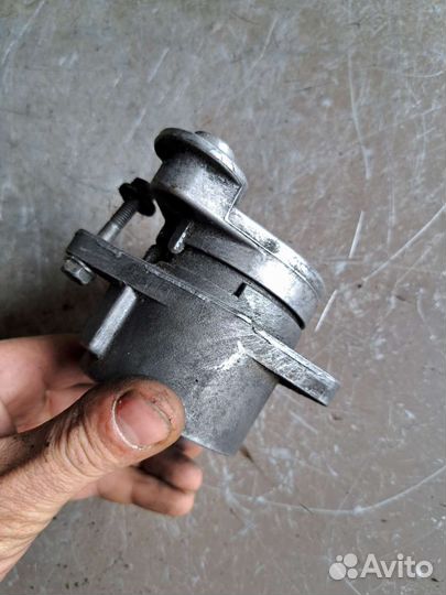 Натяжитель ремня Mercedes W211