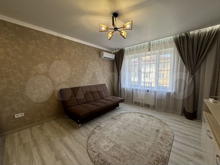 1-к. квартира, 43 м², 2/4 эт.