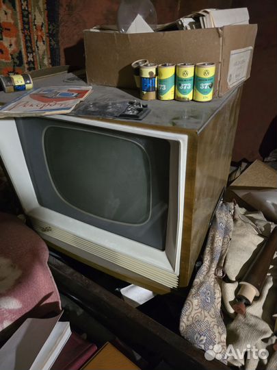 Телевизор Рекорд 12