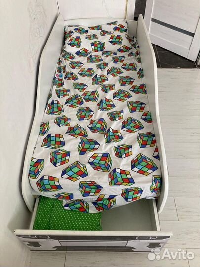 Детская кровать машинка с матрасом
