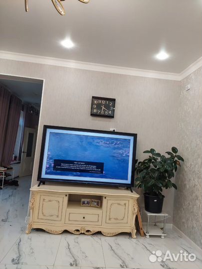 Тумба под телевизор из массива