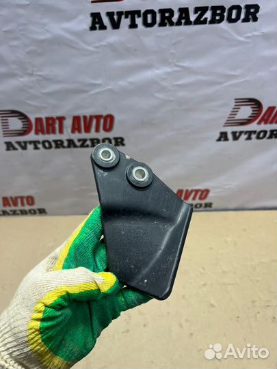 Левая защита рулевой рейки LC 200 LX 450