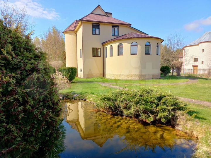 Коттедж 478,7 м² на участке 26 сот.