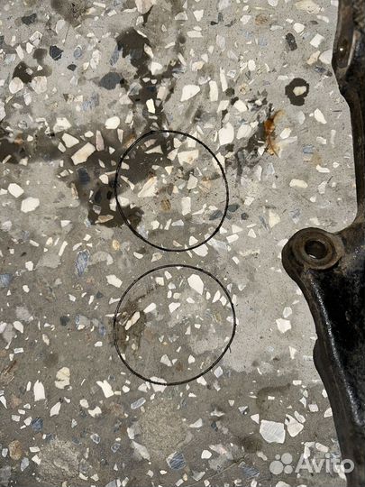 Цапфа передняя левая toyota land cruiser 200