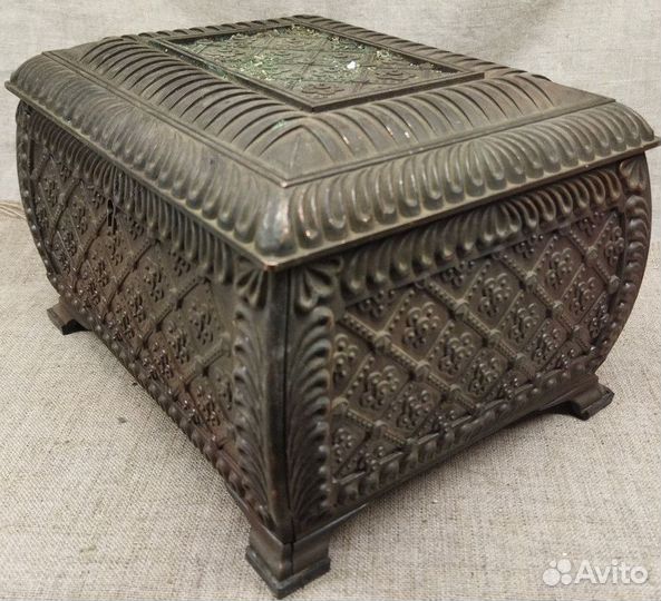 Шкатулка ларец обмедненный силумин.СССР