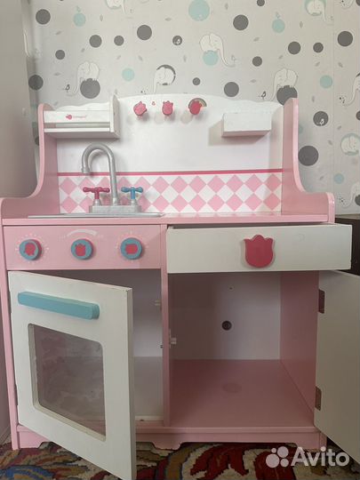 Кухня детская, деревянная