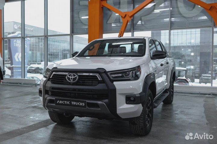 Toyota Hilux 2.8 AT, 2024