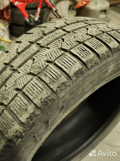 Toyo Observe Garit GIZ 215/55 R17