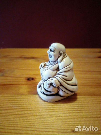 Фигурка нэцкэ 