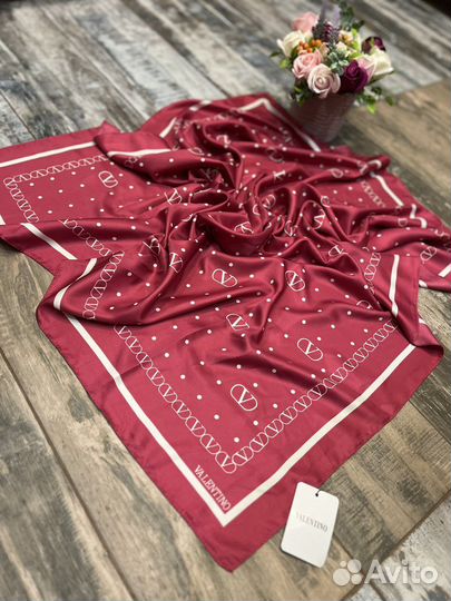 Шелковый платок шаль Valentino фуксия