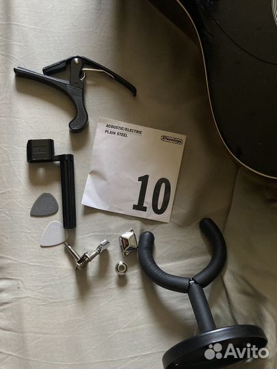 Акустическая гитара