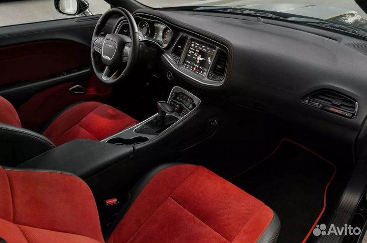 Аренда авто Dodge Challenger III R/T