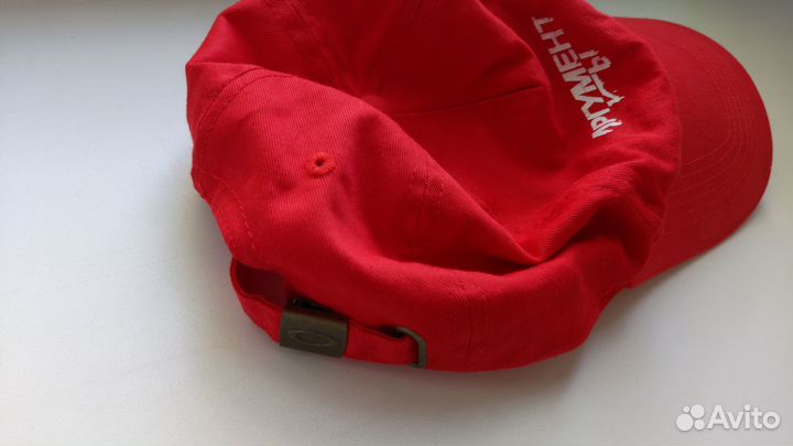 Бейсболка красная