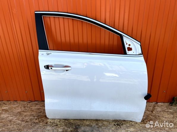 Передняя правая дверь Киа Спортейдж 4