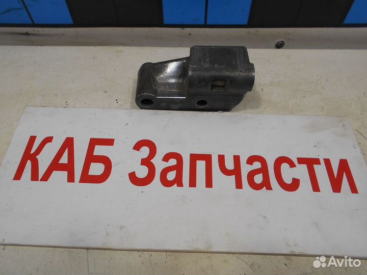 Кронштейн генератора Opel Astra F C16SE