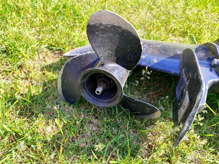 Мотор с лодкой