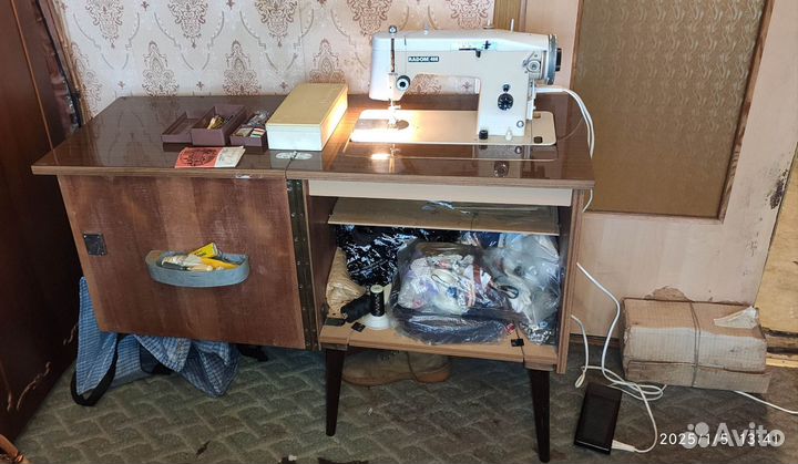 Швейная машина Radom 466