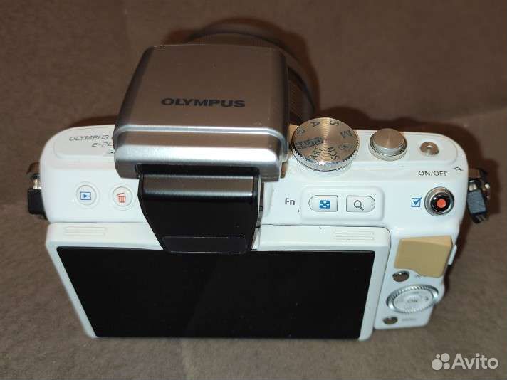 Цифровой фотоаппарат Olympus pen E-PL5 kit box