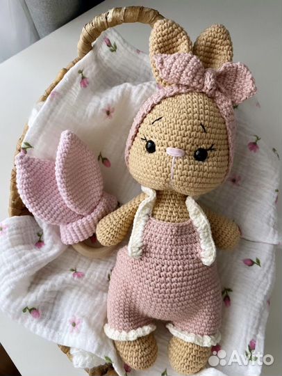 Зайка вязаная