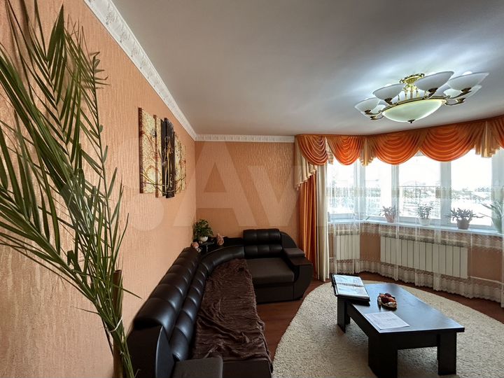 3-к. квартира, 82 м², 7/10 эт.