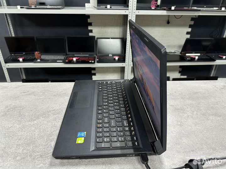 Игровой ноутбук Lenovo i5/8GB/SSD/1000GB